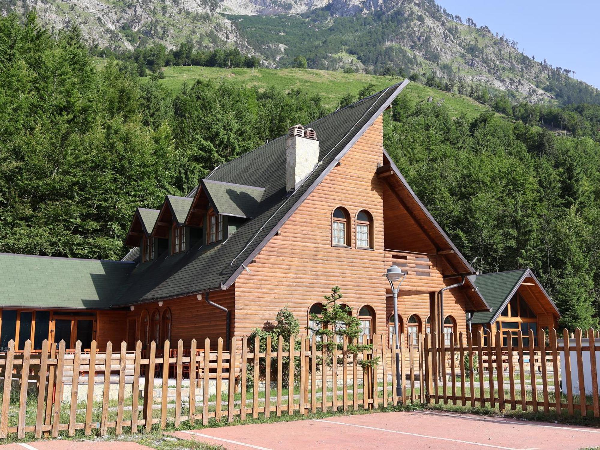 Mik Hotel Valbona Esterno foto