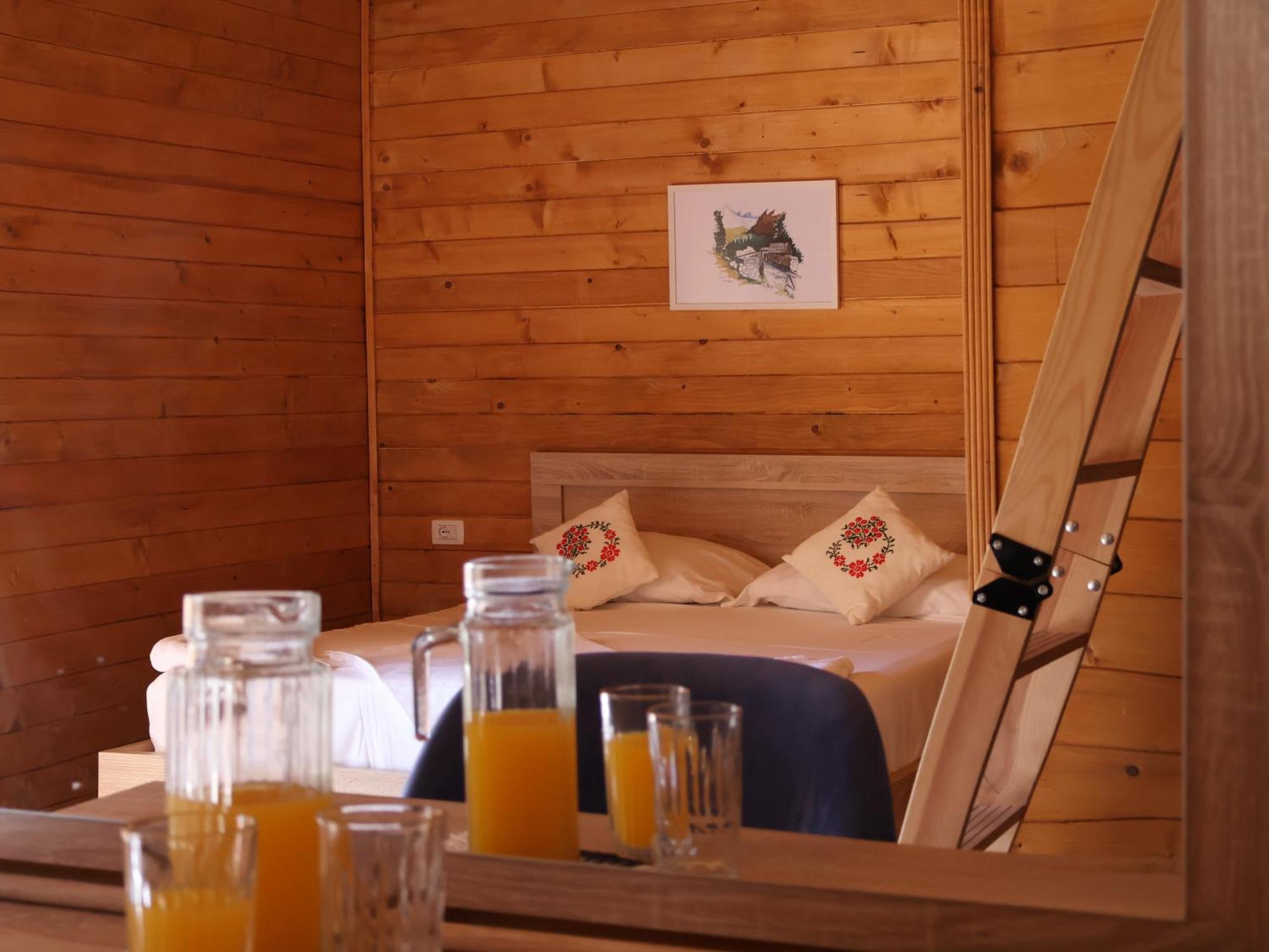 Mik Hotel Valbona Esterno foto