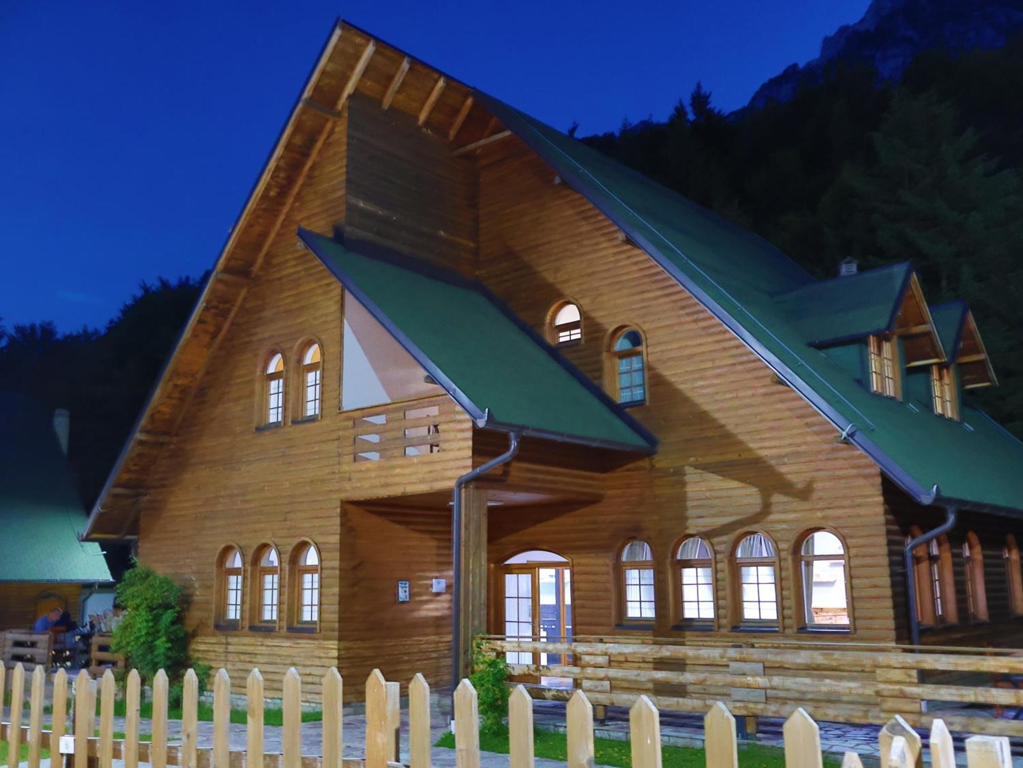Mik Hotel Valbona Esterno foto
