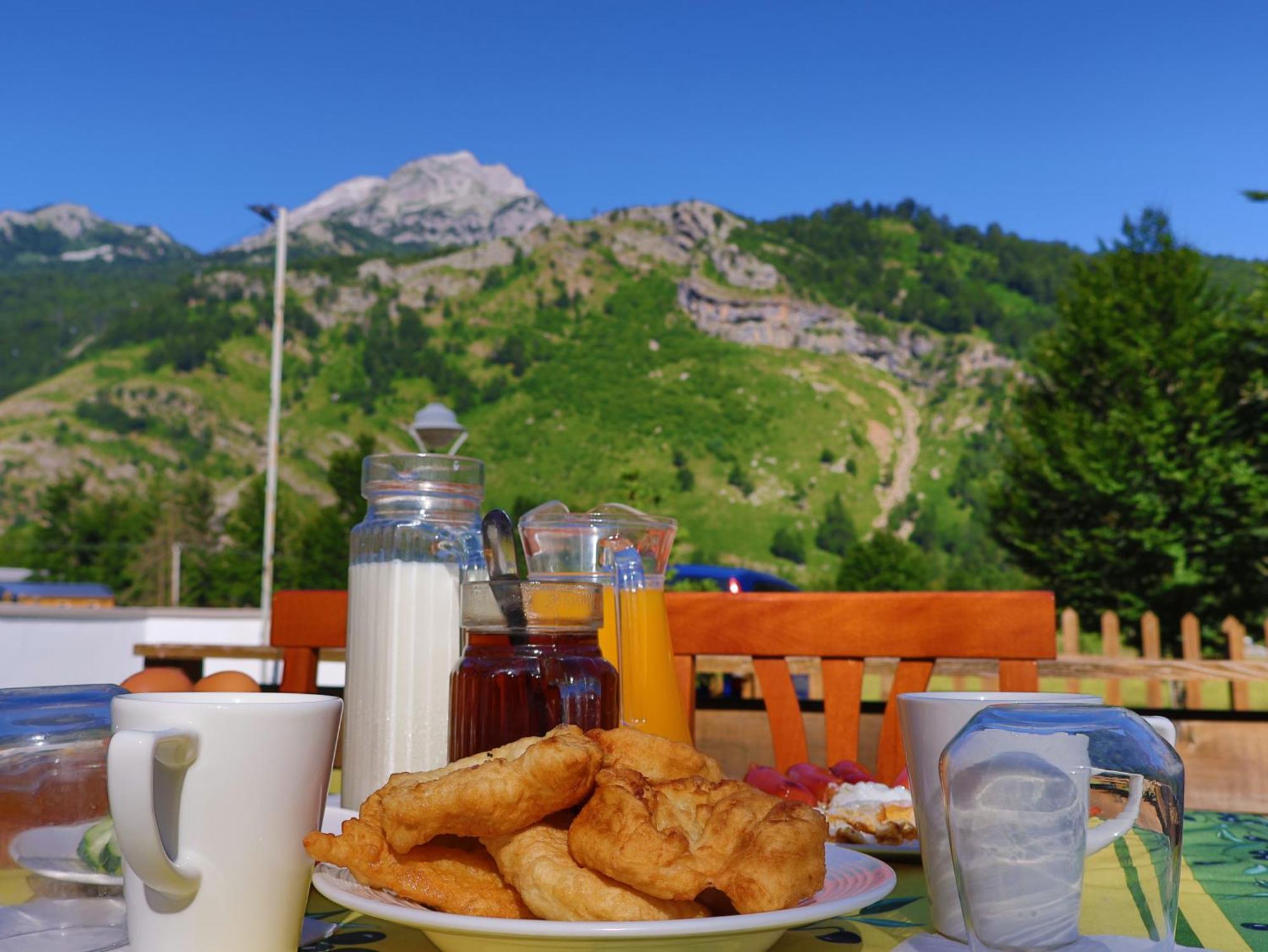 Mik Hotel Valbona Esterno foto