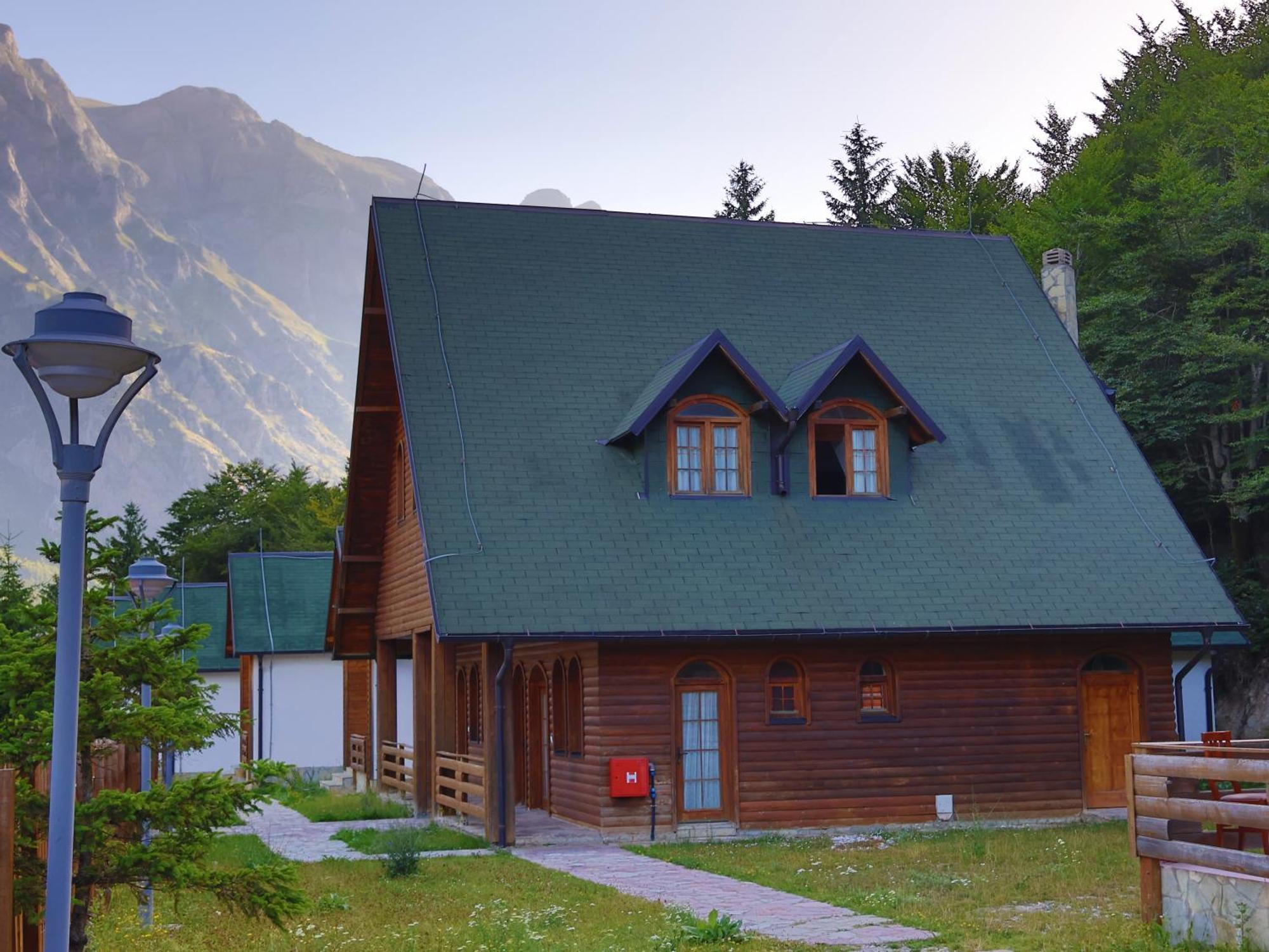 Mik Hotel Valbona Esterno foto
