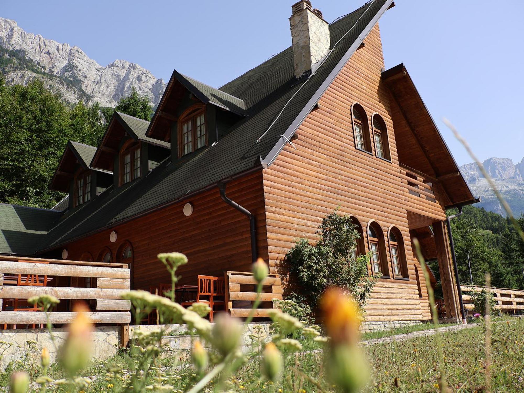Mik Hotel Valbona Esterno foto