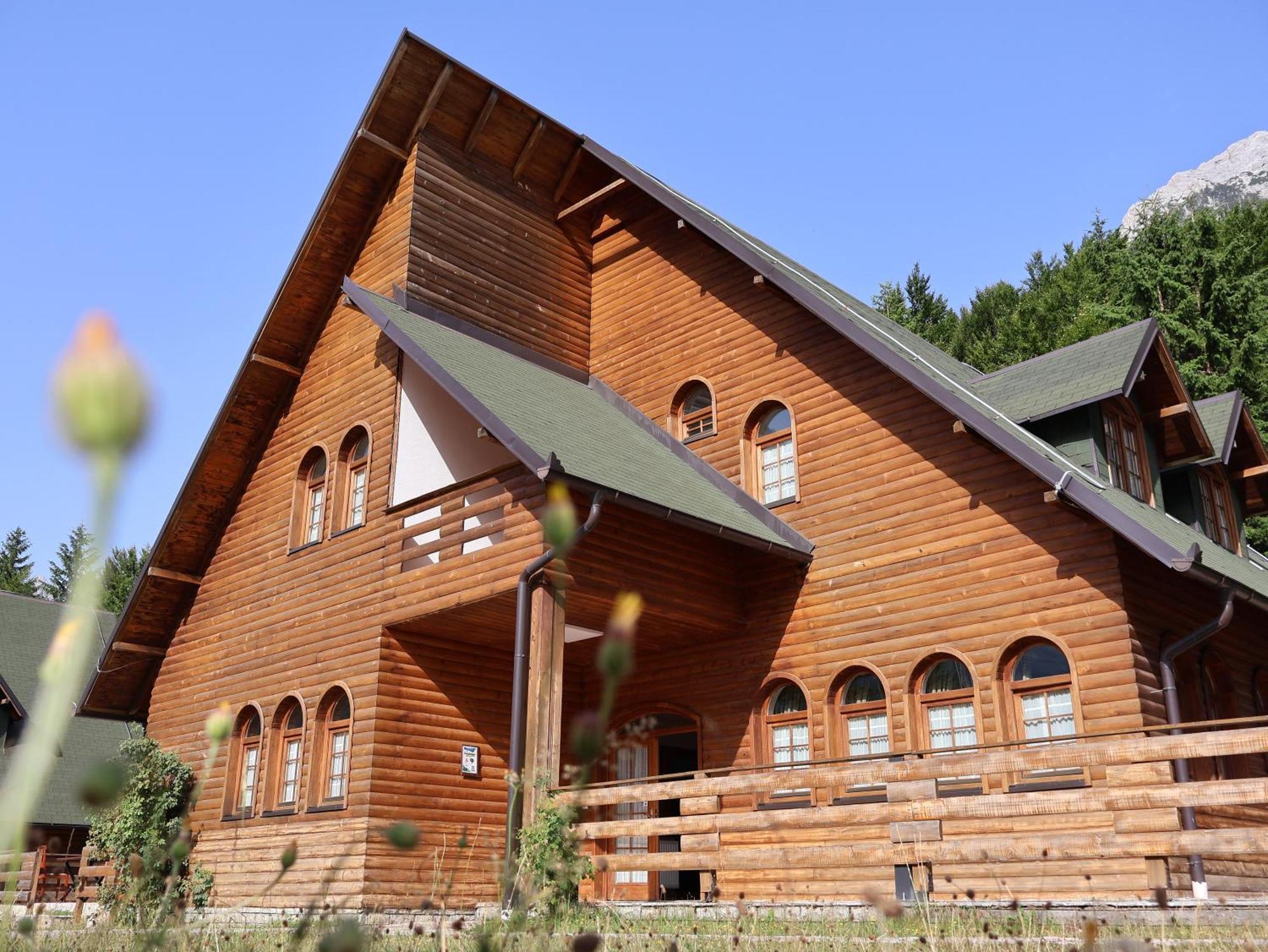 Mik Hotel Valbona Esterno foto