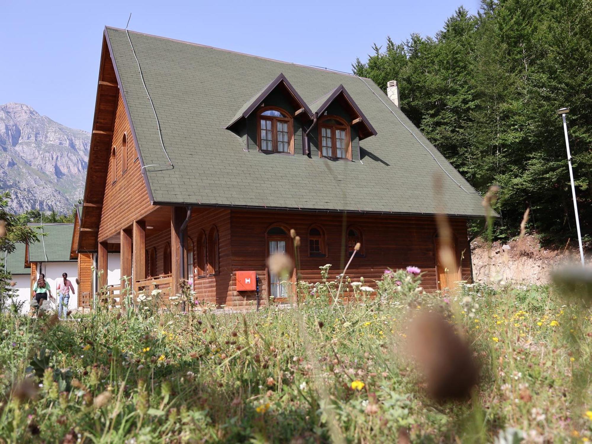 Mik Hotel Valbona Esterno foto