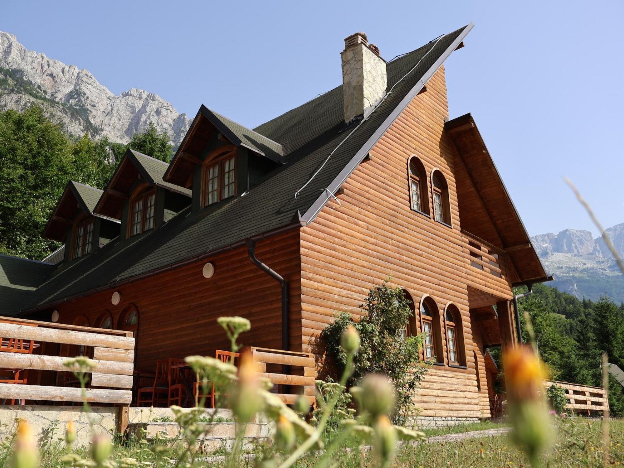 Mik Hotel Valbona Esterno foto