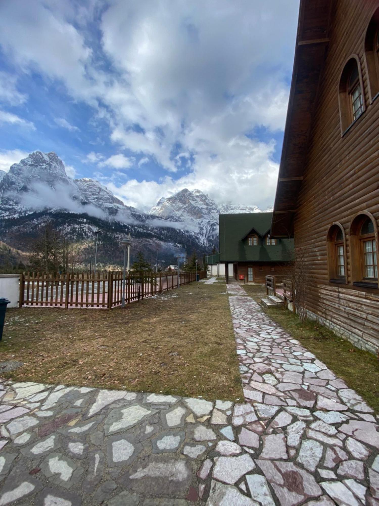 Mik Hotel Valbona Esterno foto